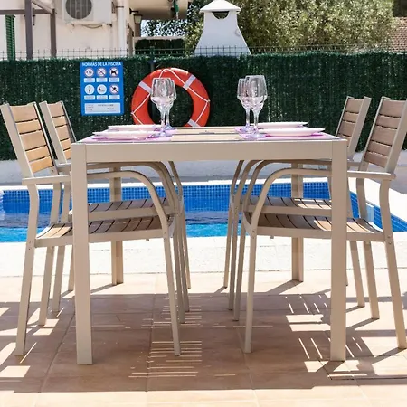 Agustina - En Con Jardin, Barbacoa Y Cerca Del Mar - Deltavacaciones
