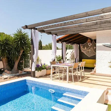 Agustina - En Con Jardin, Barbacoa Y Cerca Del Mar - Deltavacaciones * Riumar