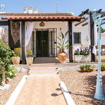Agustina - En Con Jardin, Barbacoa Y Cerca Del Mar - Deltavacaciones Holiday home