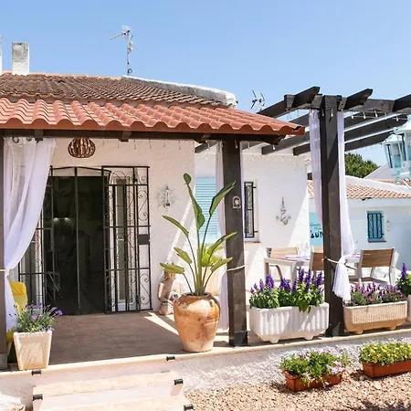 Agustina - En Con Jardin, Barbacoa Y Cerca Del Mar - Deltavacaciones *